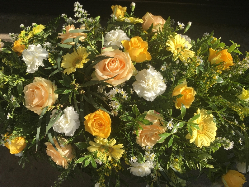 Yellow and peach Coffin spray