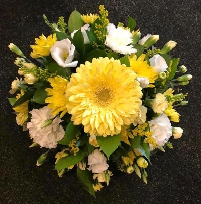 Posy white and yellows