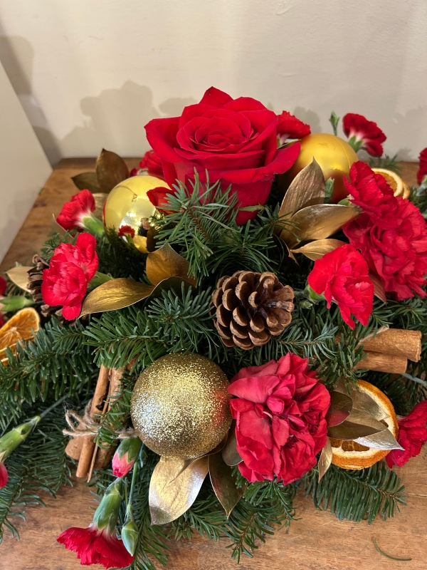 Red and gold arrangement