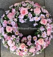 Loose Wreath All pink
