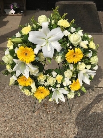 Loose Wreath on a stand