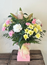 Pastel flowers, box design, hand tied in water, Gift, Delivery, Dartford, Kent