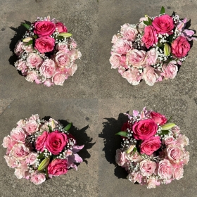 Loose wreath with spray on top