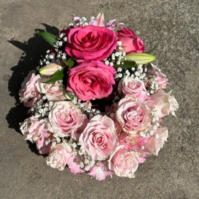 Loose wreath with spray on top